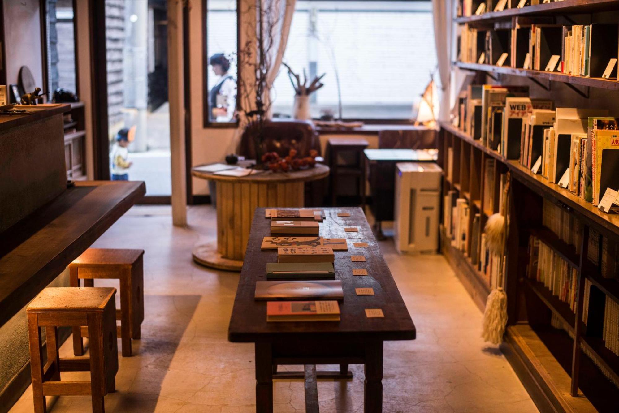 Book & Guesthouse Hitotomaru Toyooka  Exteriér fotografie